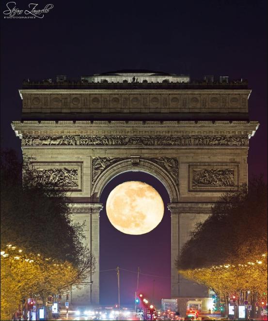The Moon through the Arc De Triomphe-Stefano Zanarello-Stumbit Important Infos